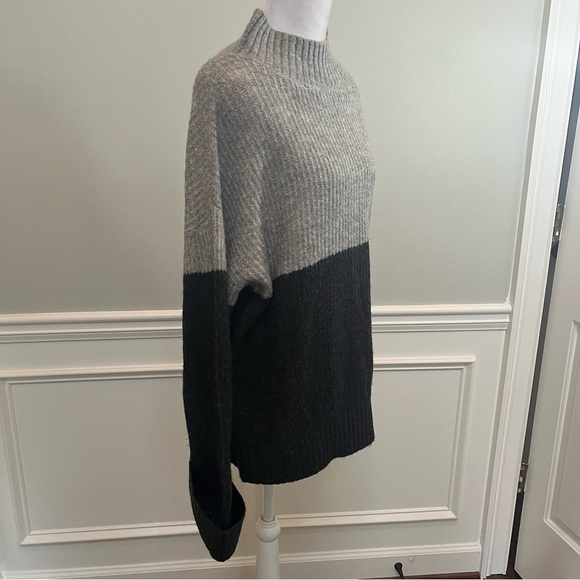 ***SOLD***Z Supply Colorblock Sweater M - Picture 5 of 10